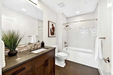 Live where culture, nature and downtown energy meet. This condo