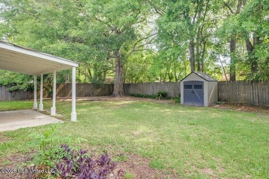 Adorable, move-in ready home featuring a fully fenced backyard - photo 19