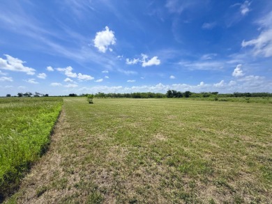Ready Build Site - 1.6 Acres in Gated Lake Subdivision! - photo 8