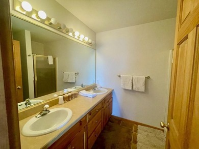 Beautiful 3BR/3BA townhome at Izatys overlooking signature Hole - photo 27