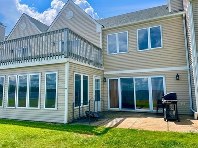Beautiful 3BR/3BA townhome at Izatys overlooking signature Hole - photo 31