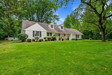 Tucked away on private wooded lot in great Bayside location - photo 2