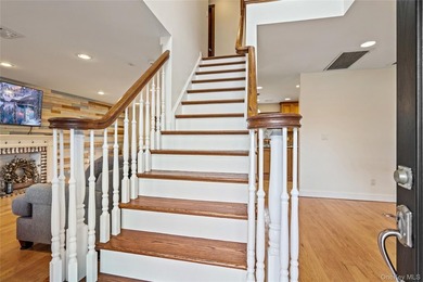 Welcome to your private retreat on a quiet dead-end street in - photo 4