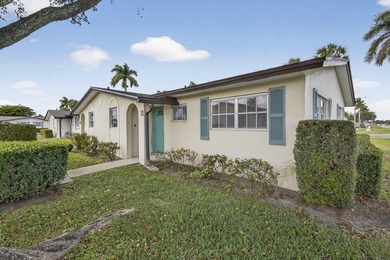 Beautifully renovated corner villa in desirable 55+ Ashley Drive - photo 2