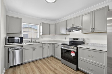Beautifully renovated corner villa in desirable 55+ Ashley Drive - photo 8