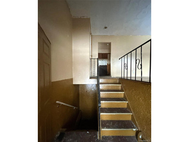 Hi-ranch-style home featuring four bedrooms, 2 full baths - photo 2