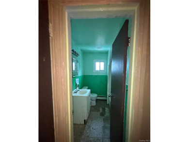Hi-ranch-style home featuring four bedrooms, 2 full baths - photo 6