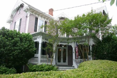 (private lake, pond, creek) Home Sale Pending in Weyers Cave Virginia