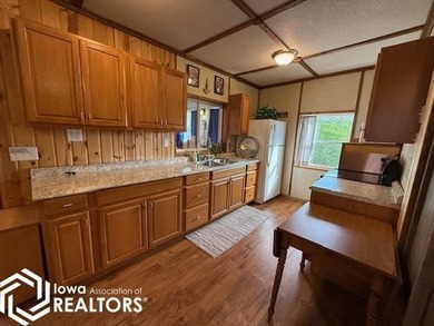 Welcome to 1410 E Ridge Dr at Holiday Lake-an inviting retreat - photo 14