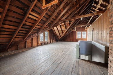 BACK ON THE MARKET due to the buyer not being able to obtain - photo 17