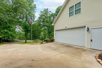 LOCATION, LOCATION! Enjoy quiet, country living in this - photo 18