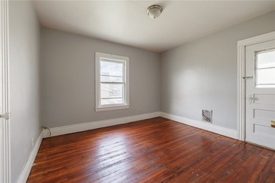 BACK ON THE MARKET due to the buyer not being able to obtain - photo 24