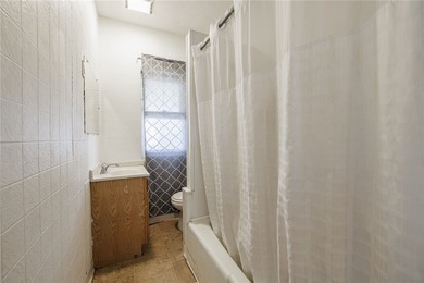 BACK ON THE MARKET due to the buyer not being able to obtain - photo 26