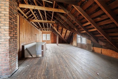 BACK ON THE MARKET due to the buyer not being able to obtain - photo 27
