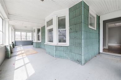 BACK ON THE MARKET due to the buyer not being able to obtain - photo 29