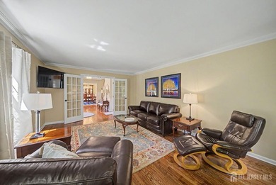 icture-perfect Colonial blending timeless design, modern updates - photo 8