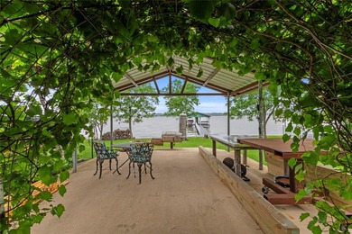 Wake up to deep water, wide-open views, and the rare bonus of - photo 20