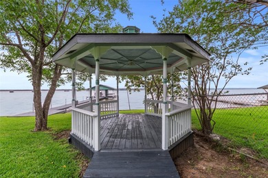 Wake up to deep water, wide-open views, and the rare bonus of - photo 22