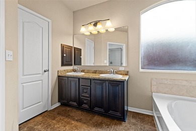 REDUCED !!!! BEAUTIFUL ELEGANT HOME WITH A SPACIOUS FLOOR PLAN - photo 13