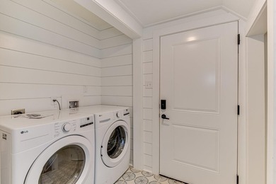 Beautiful One and a Half Story Home -- Fully Remodeled & Move In - photo 15