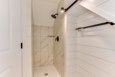 Beautiful One and a Half Story Home -- Fully Remodeled & Move In - photo 27