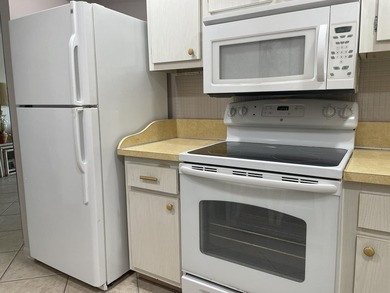 Private 2nd floor location end unit location overlooking pond w/ - photo 4