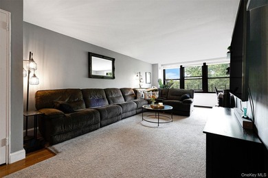 Welcome to this sprawling 3-bedroom, 2-bathroom corner unit in - photo 7