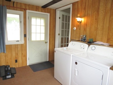 Welcome home to this well-maintained 3-bedroom, 1-bath property - photo 3