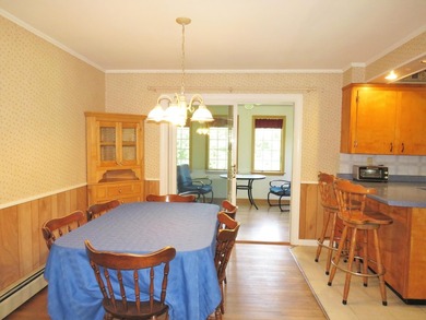 Welcome home to this well-maintained 3-bedroom, 1-bath property - photo 8