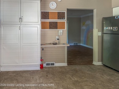 3 bed Cape Cod next to wonderful Scott Woods Park. Handicapped - photo 15