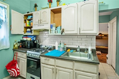 Investor opportunity in the heart of Throggs Neck! Welcome to - photo 15