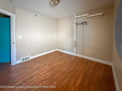 3 bed Cape Cod next to wonderful Scott Woods Park. Handicapped - photo 16