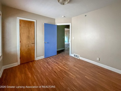 3 bed Cape Cod next to wonderful Scott Woods Park. Handicapped - photo 17