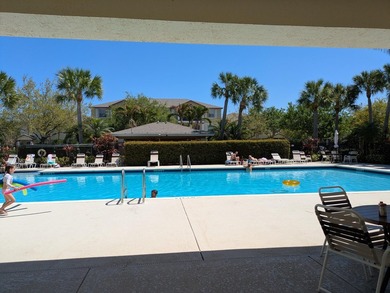 Lowest Price 3 bedroom unit at East Lake Village. Beautifully - photo 19