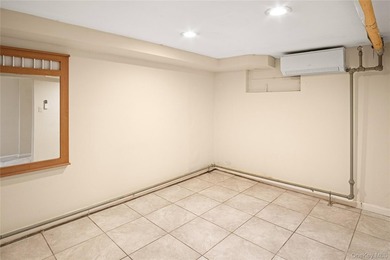 Investor opportunity in the heart of Throggs Neck! Welcome to - photo 20