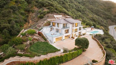 Perched on a private promontory deep within the Santa Monica - photo 22