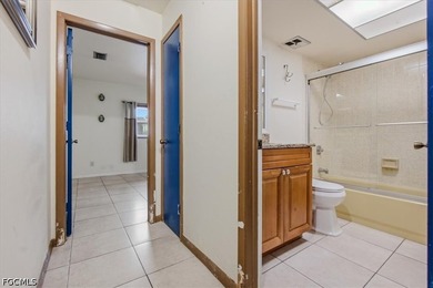 **LOCATION, LOCATION, LOCATION!** Perfectly positioned in the - photo 22