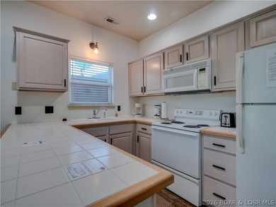 Experience resort-style living in this spacious 1 bed, 1 bath - photo 23