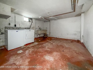 3 bed Cape Cod next to wonderful Scott Woods Park. Handicapped - photo 26