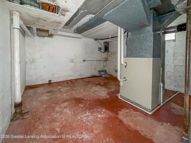 3 bed Cape Cod next to wonderful Scott Woods Park. Handicapped - photo 27