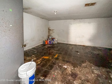3 bed Cape Cod next to wonderful Scott Woods Park. Handicapped - photo 29