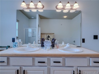 Experience resort-style living in this spacious 1 bed, 1 bath - photo 38