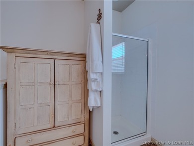 Experience resort-style living in this spacious 1 bed, 1 bath - photo 39