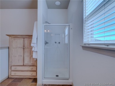 Experience resort-style living in this spacious 1 bed, 1 bath - photo 40