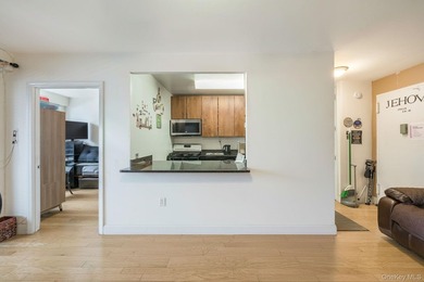 Welcome to this comfortable and conveniently located residence - photo 7