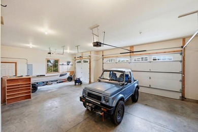 Enjoy easy one-level living in this beautifully crafted home - photo 36