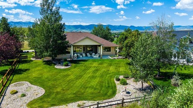 Enjoy easy one-level living in this beautifully crafted home - photo 49