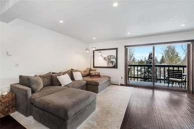 This peaceful, 2,892 SF 4 bedroom, 5 bathroom Columbine Townhome - photo 5
