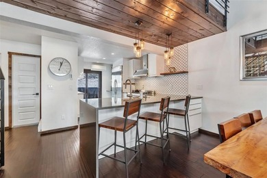 This peaceful, 2,892 SF 4 bedroom, 5 bathroom Columbine Townhome - photo 9