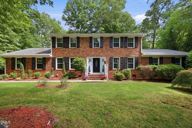 Welcome to this updated, meticulously maintained, move-in ready - photo 1
